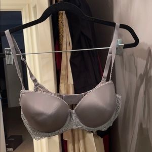 Victoria Secret lightly lined bra